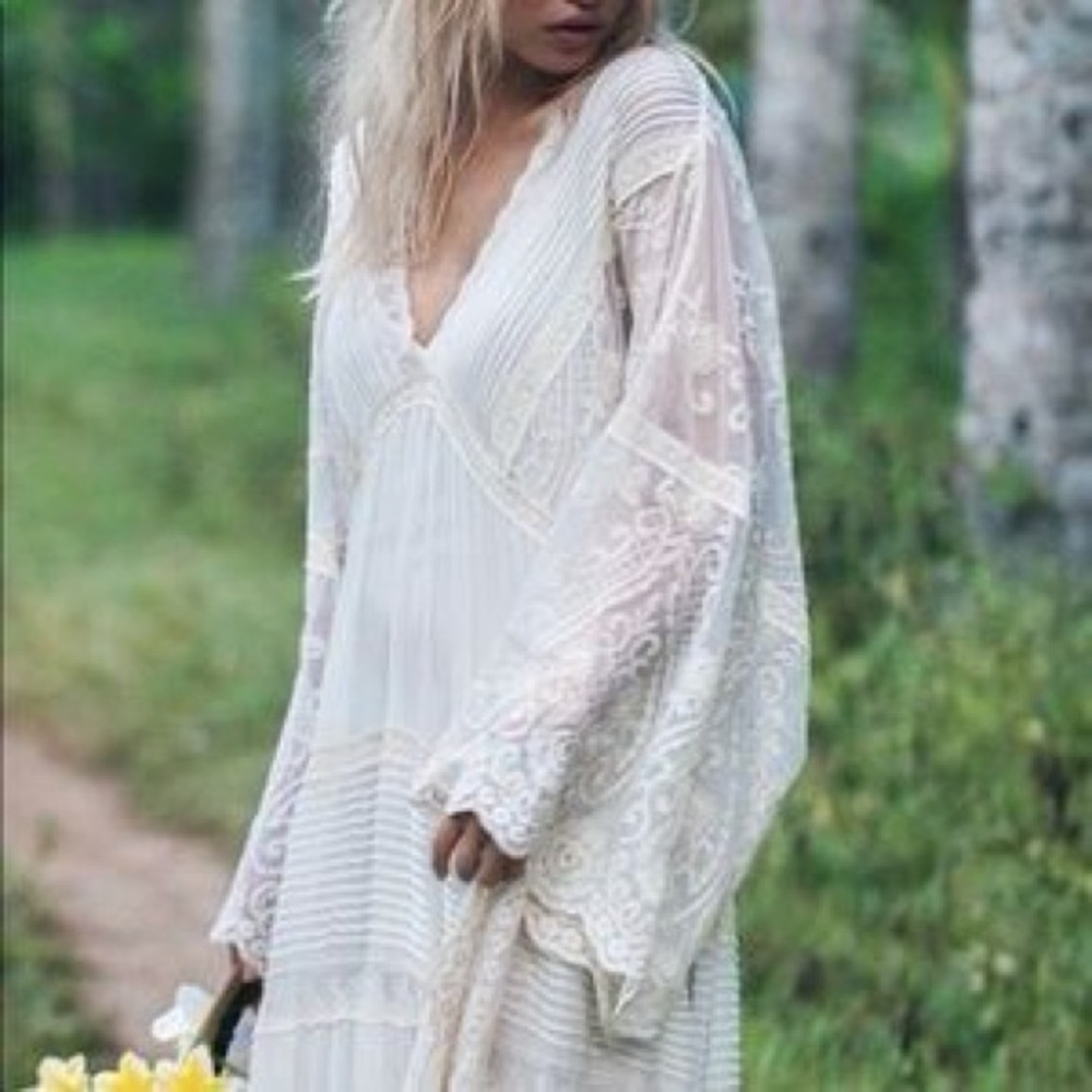 Spell Magnolia Lace Silk Bridal Wedding Gown Size Small >> No Slip